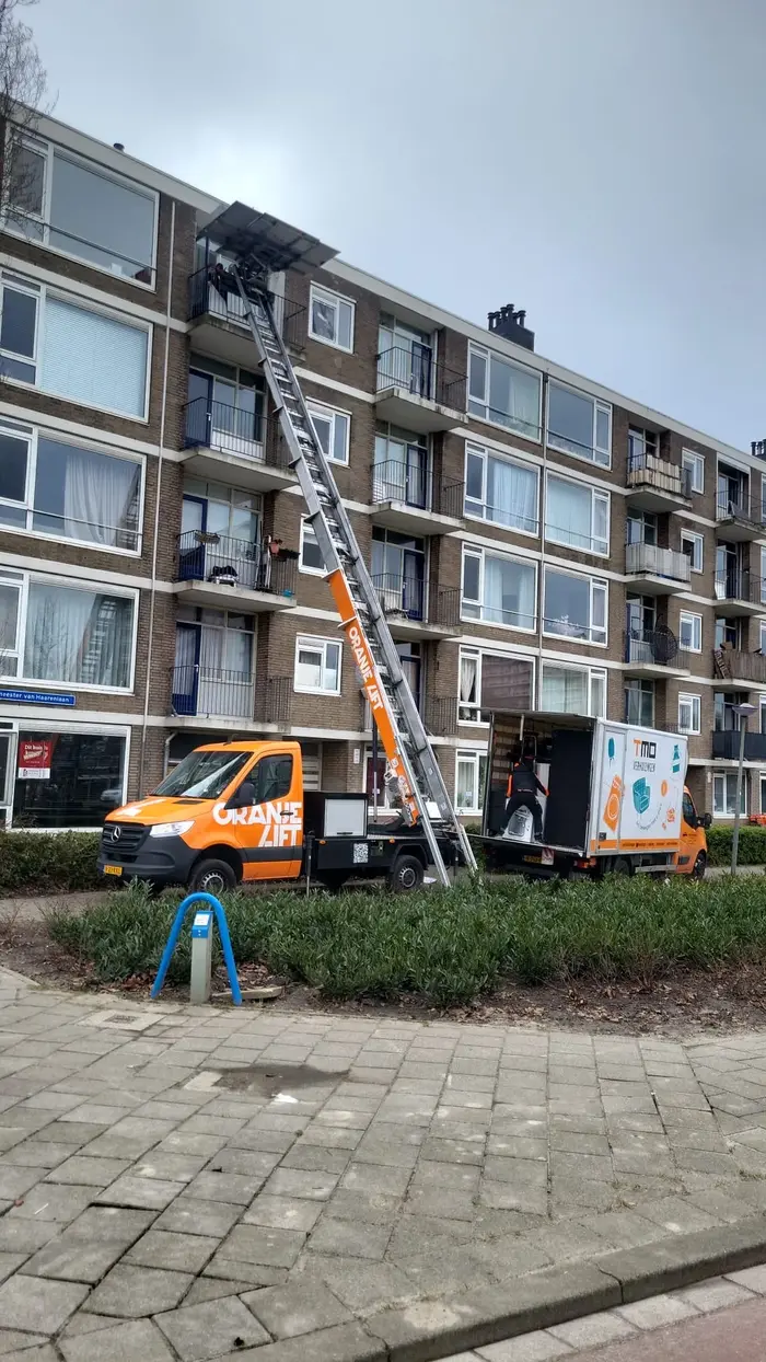 Verhuislift bij flatgebouw in Goverwelle Gouda