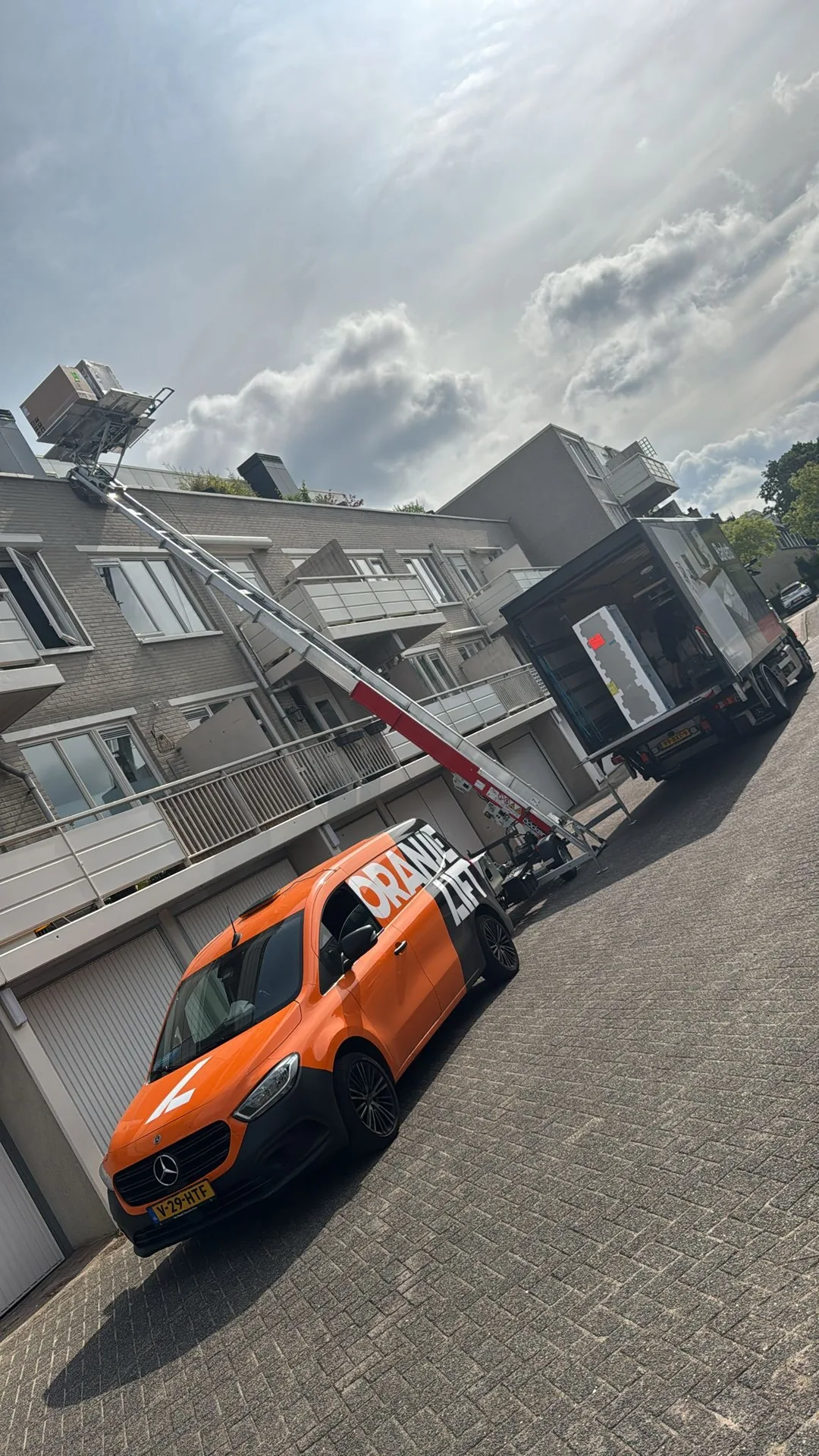 Verhuislift in centrum Maassluis