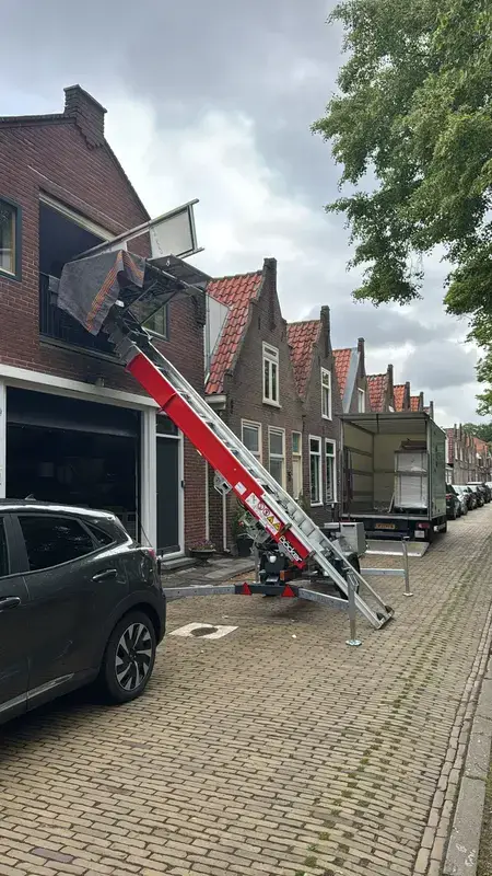 Verhuislift bij woning in Ridderkerk