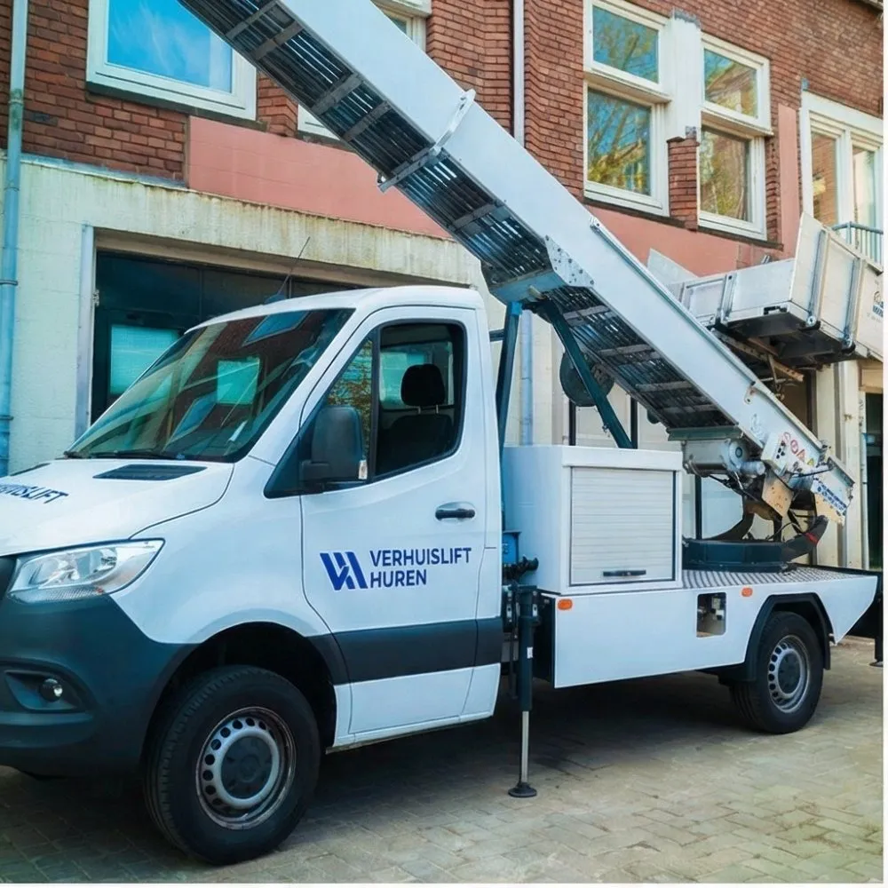 Mercedes Sprinter verhuislift van Verhuislifthuren.nl met bedrijfsbranding