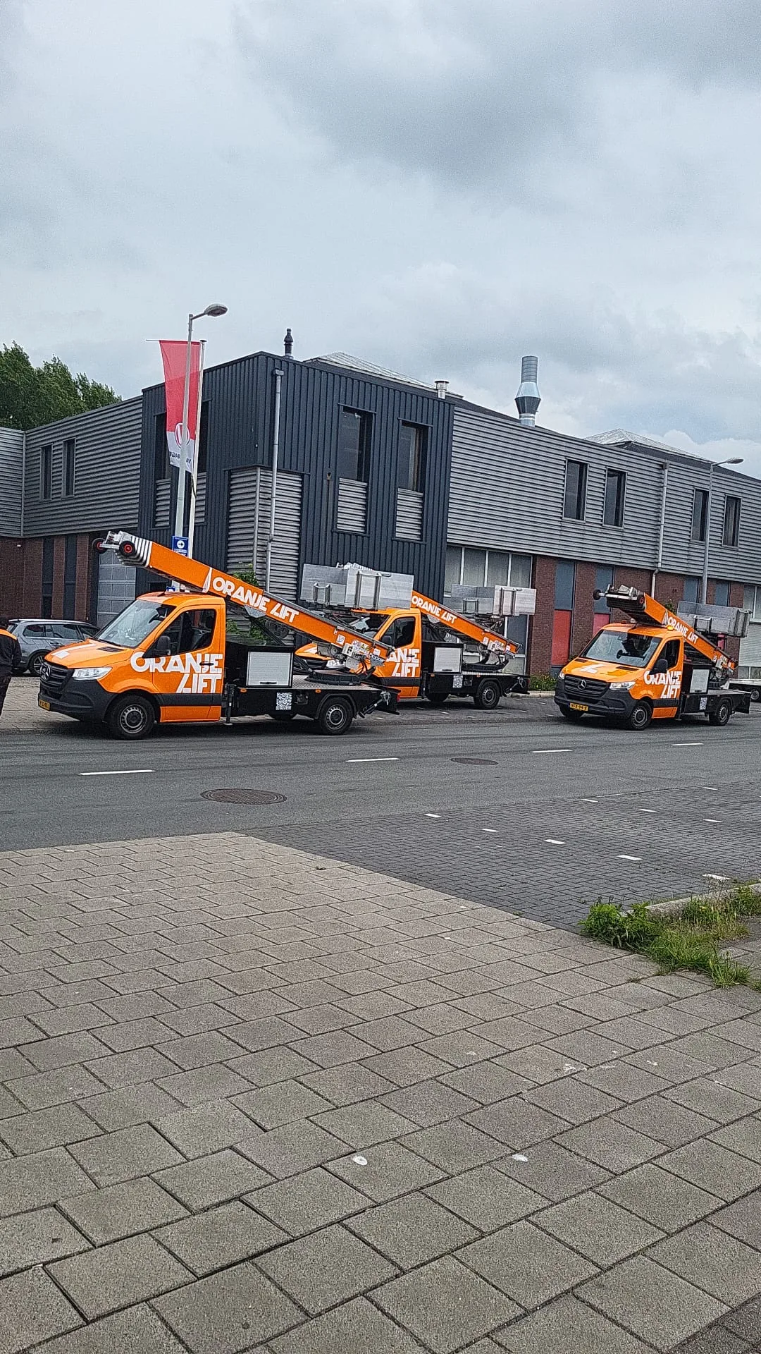 Vloot verhuisliften klaar voor inzet in Leiden